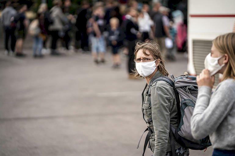 Sundhedsstyrelsen: Brug mundbind i fyldte busser og tog