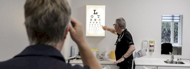 Falck Healthcare sælger sine 12 lægeklinikker til tidligere ansat